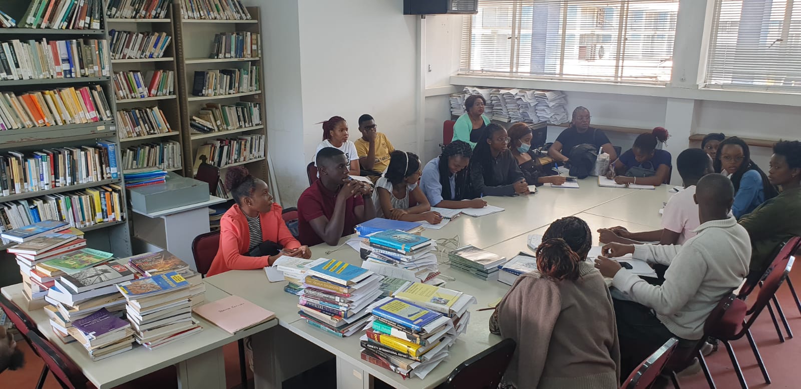 Visita_Biblioteca (8)